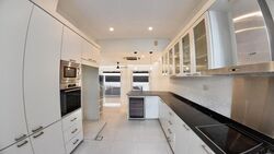 Kew Gate (D16), Terrace #509730591